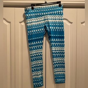 NWT HUE Ikat Active Leggings